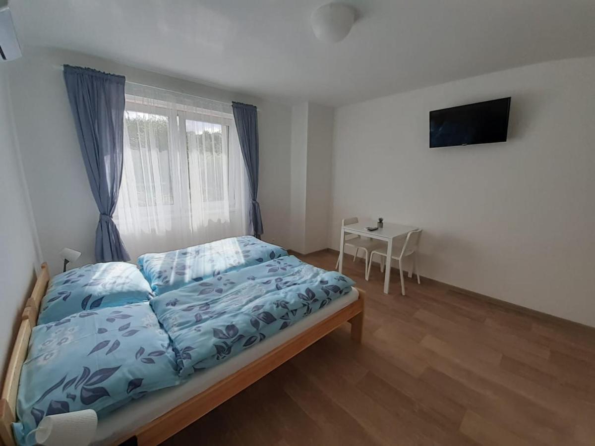 Valen Apartmany Valtice Exterior foto